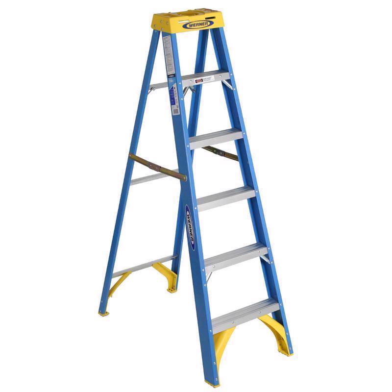WERNER - Werner 6 ft. H Fiberglass Step Ladder Type I 250 lb. capacity