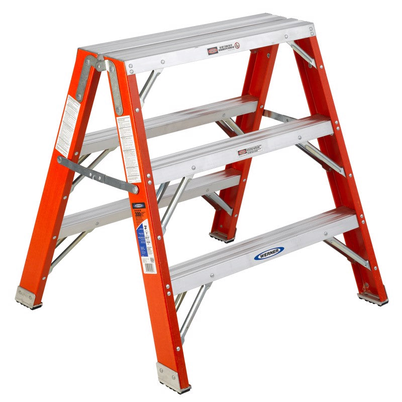 WERNER - Werner 3 ft. H Fiberglass Platform Ladder Type IA 300 lb. capacity