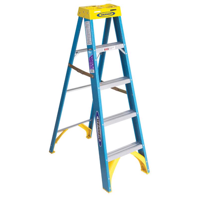 WERNER - Werner 5 ft. H Fiberglass Step Ladder Type I 250 lb. capacity