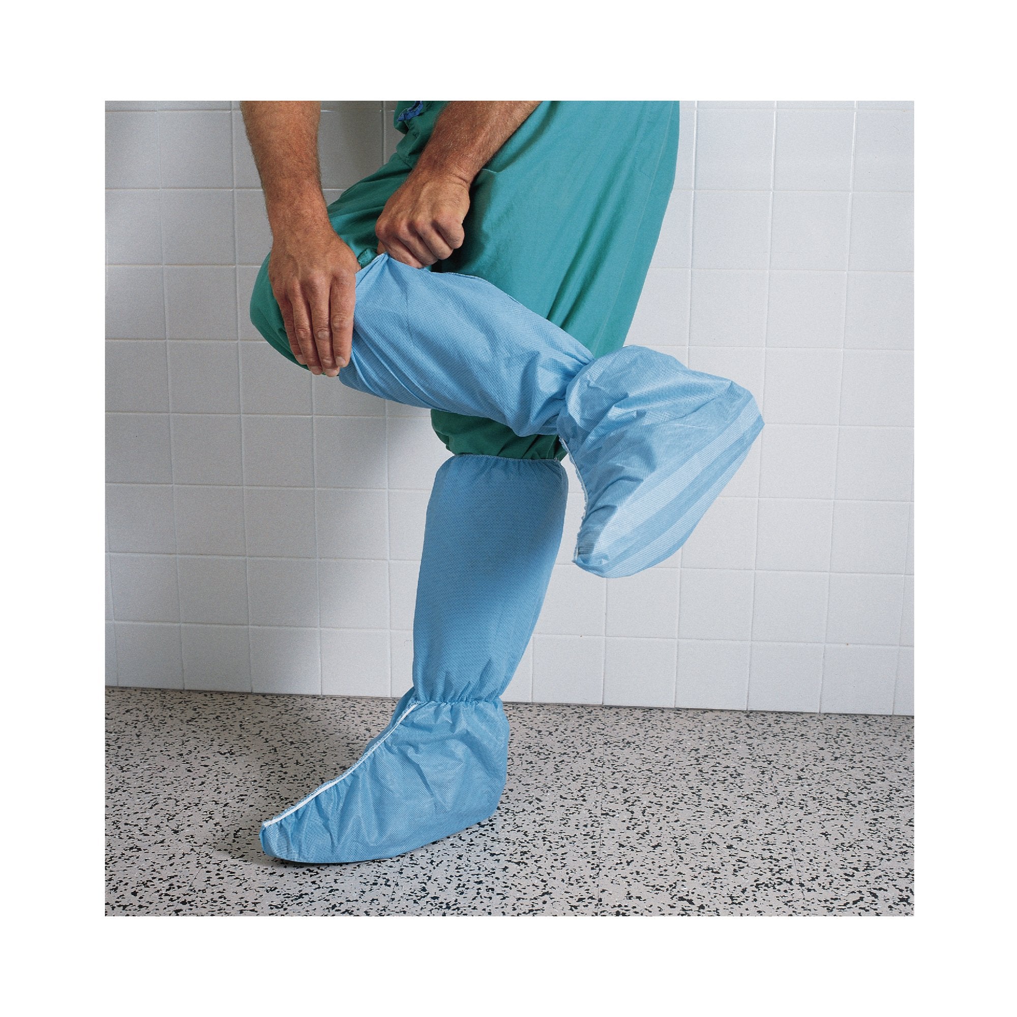 O&M Halyard Inc - Boot Cover Hi Guard® One Size Fits Most Knee High Nonskid Sole Blue NonSterile [150/CS]